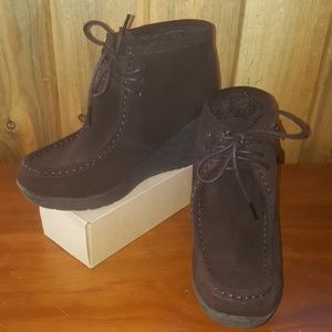Bearpaw brown suede wedge Size 7